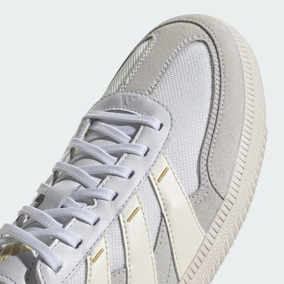 NWT adidas Unisex Freestyle Indoor Shoes White/Gold Size 11 main image 5